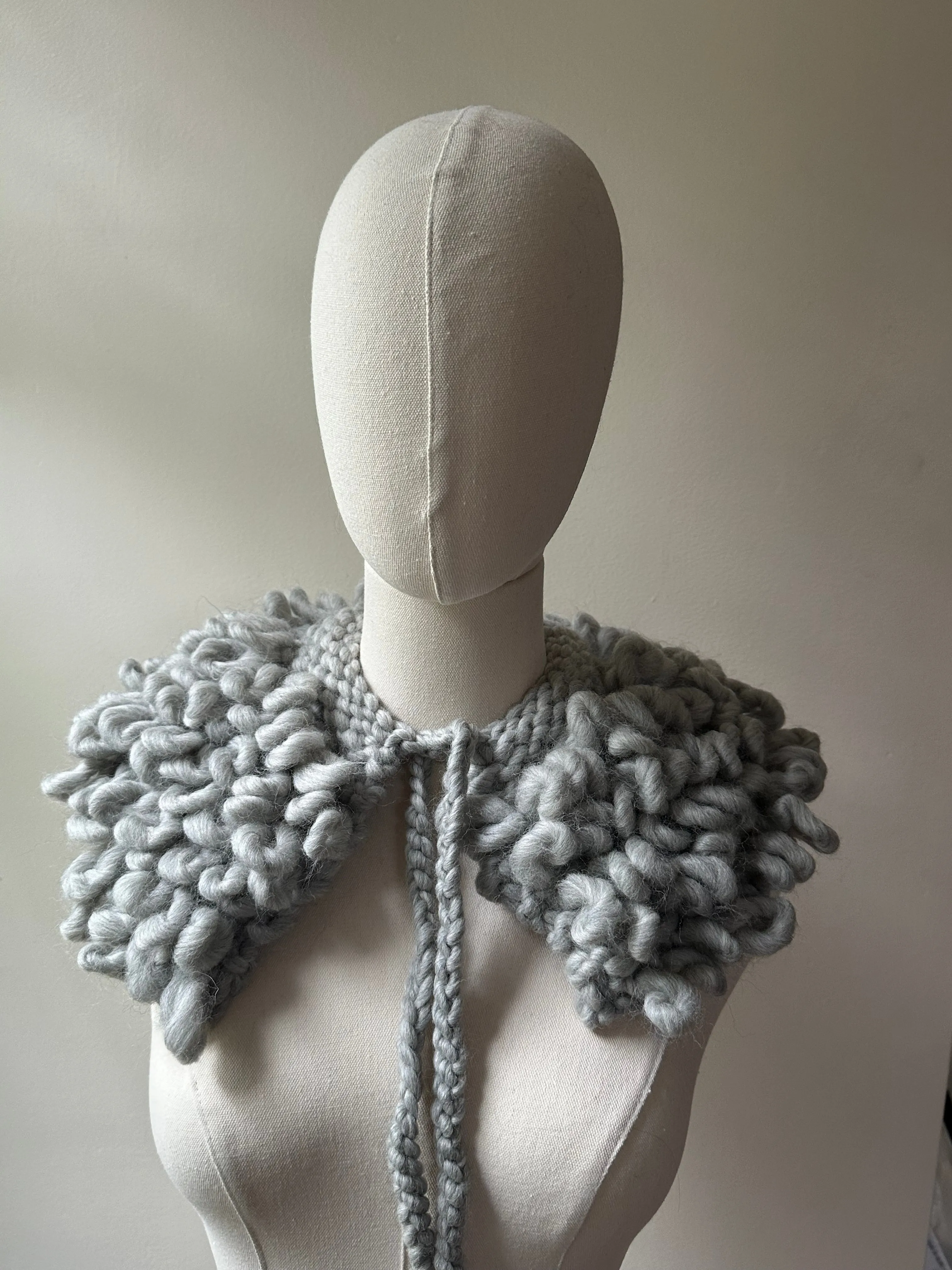 Nunzi Ezi Looped Collar